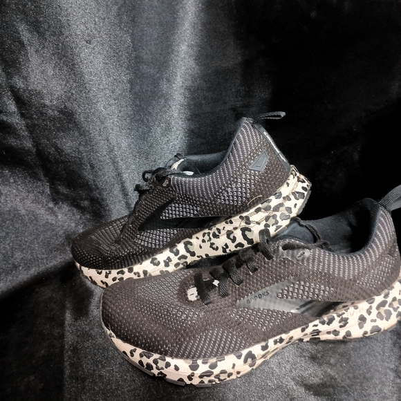 Brooks Black and White Athletic Shoes - Picture 8 of 14